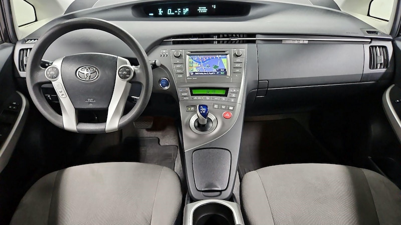 2015 Toyota Prius Three 9