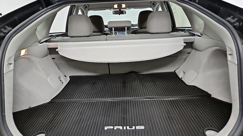 2015 Toyota Prius Three 21