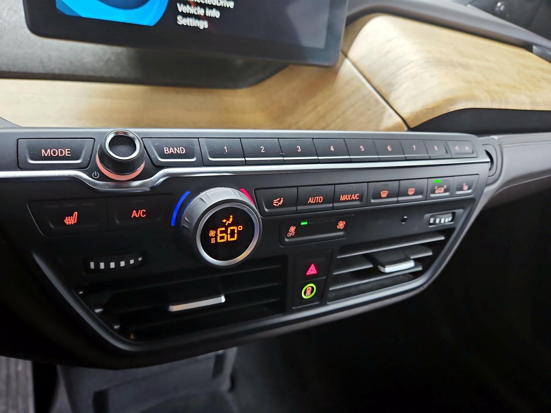 Thumbnail: 2015 BMW i3 - 17