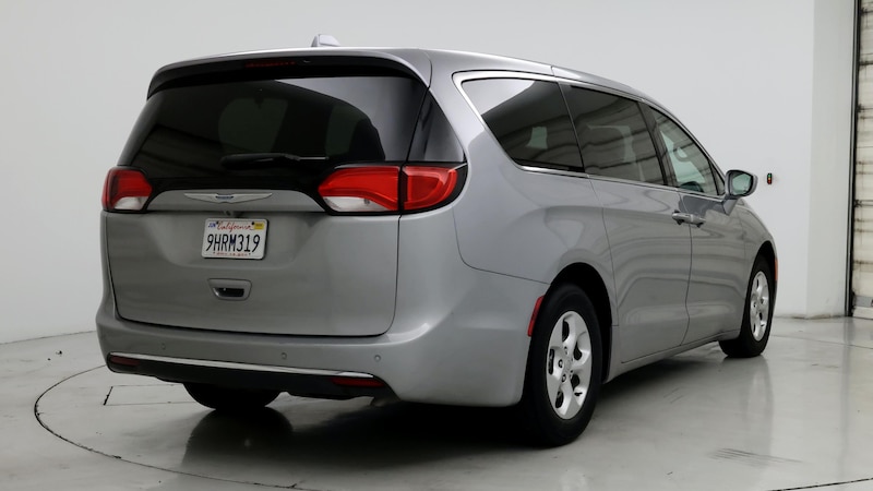 2018 Chrysler Pacifica Hybrid Touring Plus 8