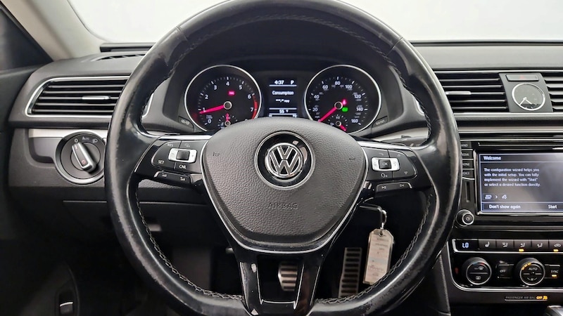 2017 Volkswagen Passat R-Line 10