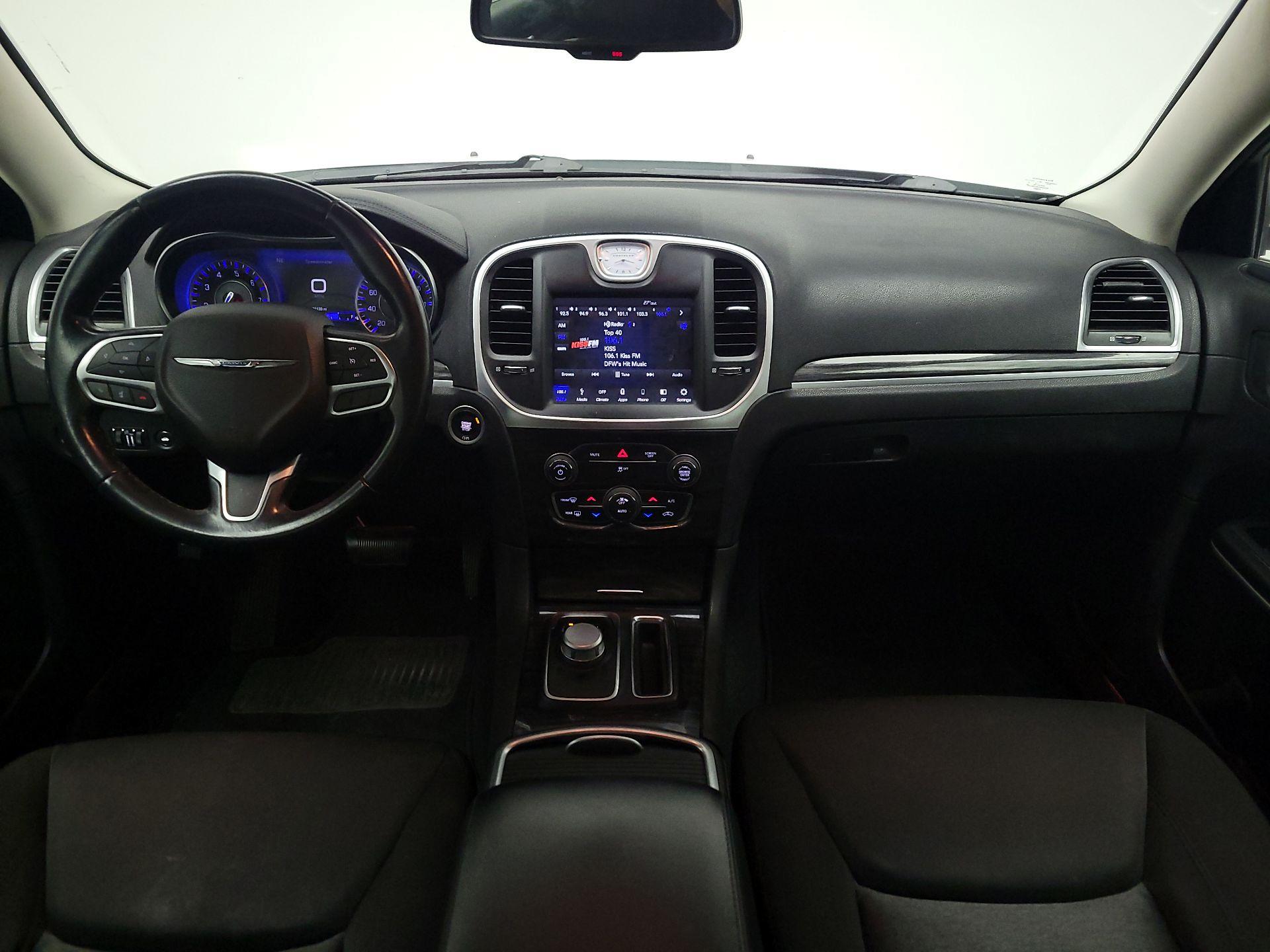 Thumbnail: 2019 Chrysler 300 - 9