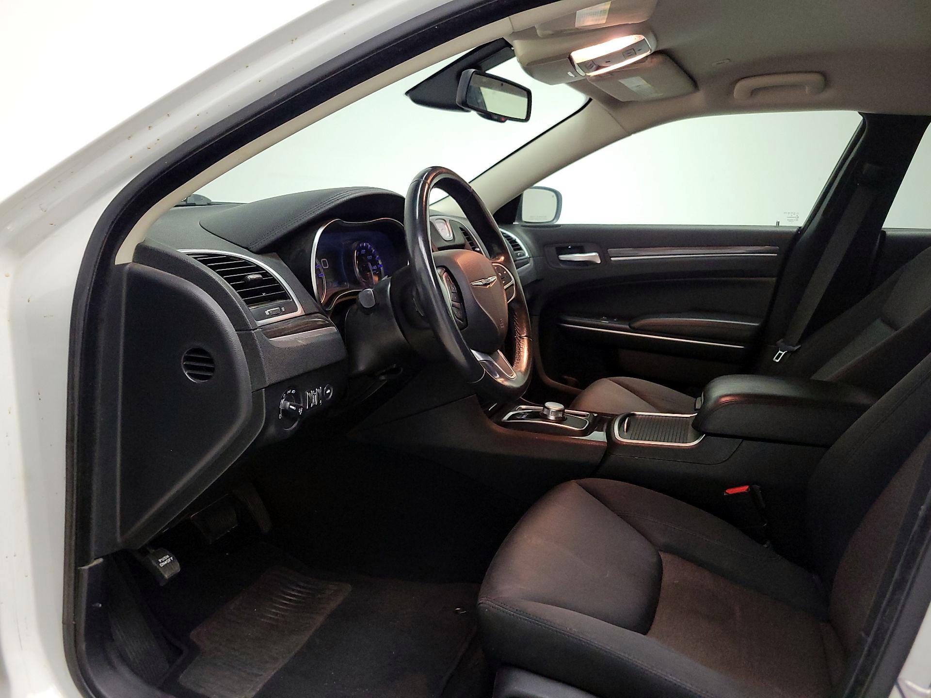 Thumbnail: 2019 Chrysler 300 - 11