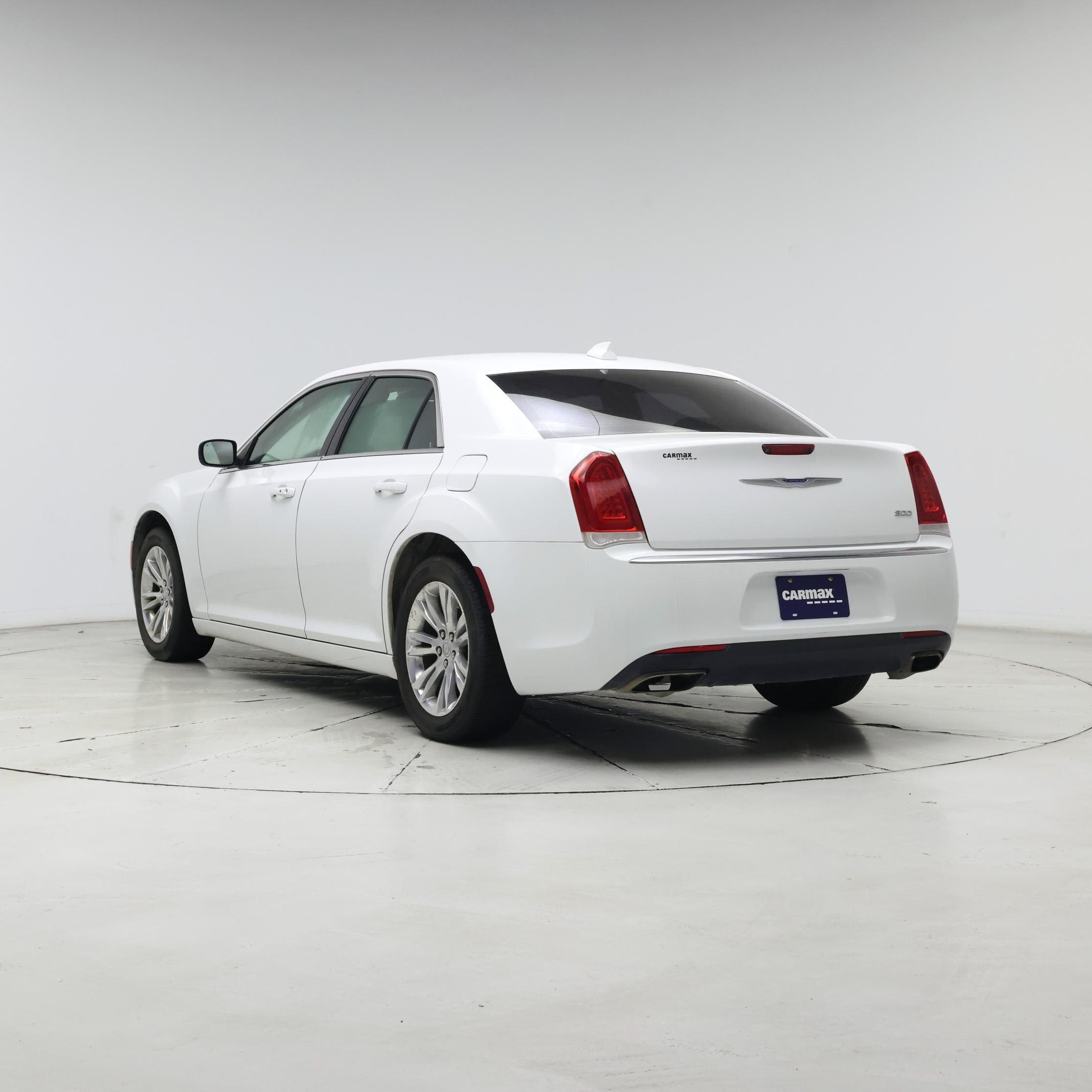 Thumbnail: 2019 Chrysler 300 - 2