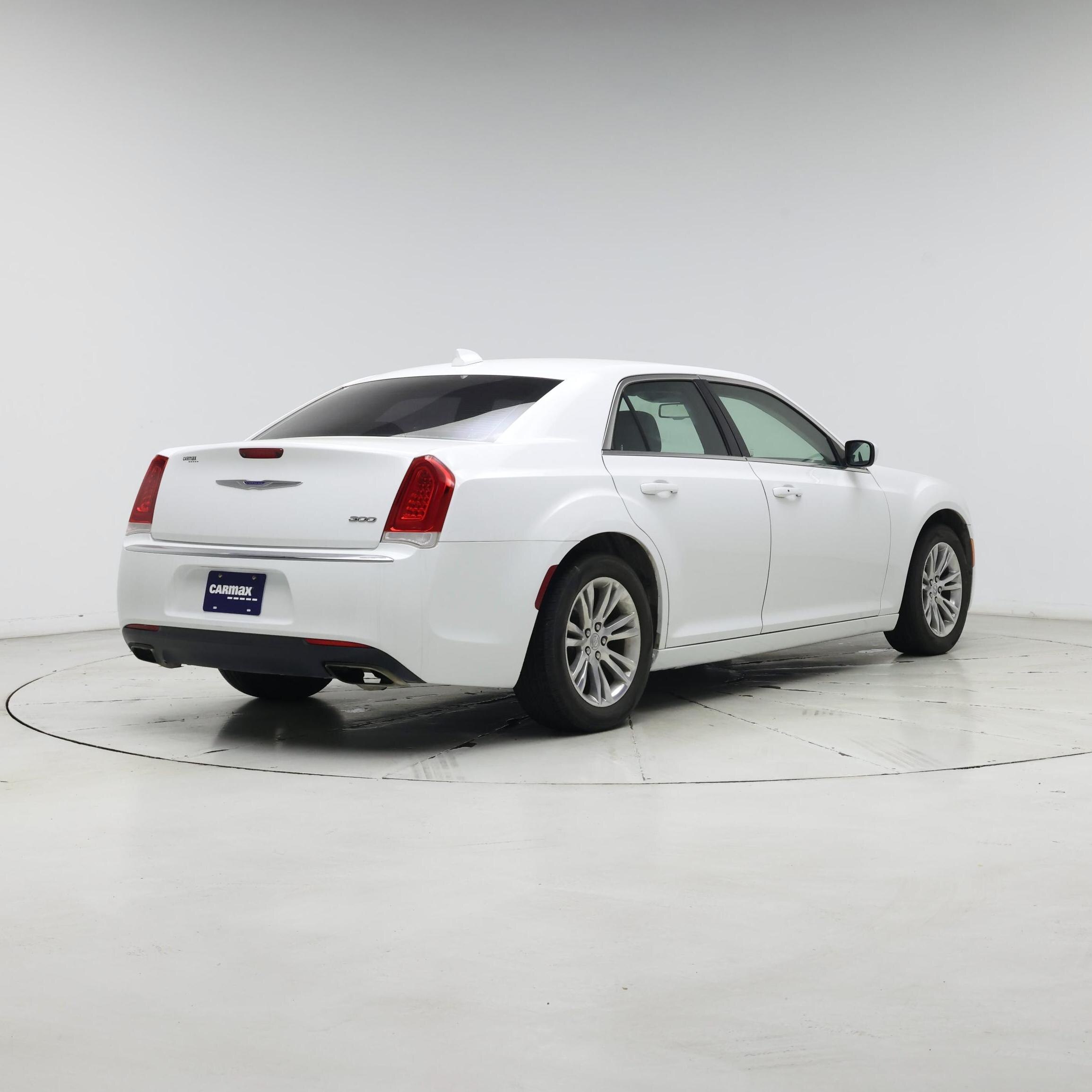 Thumbnail: 2019 Chrysler 300 - 8