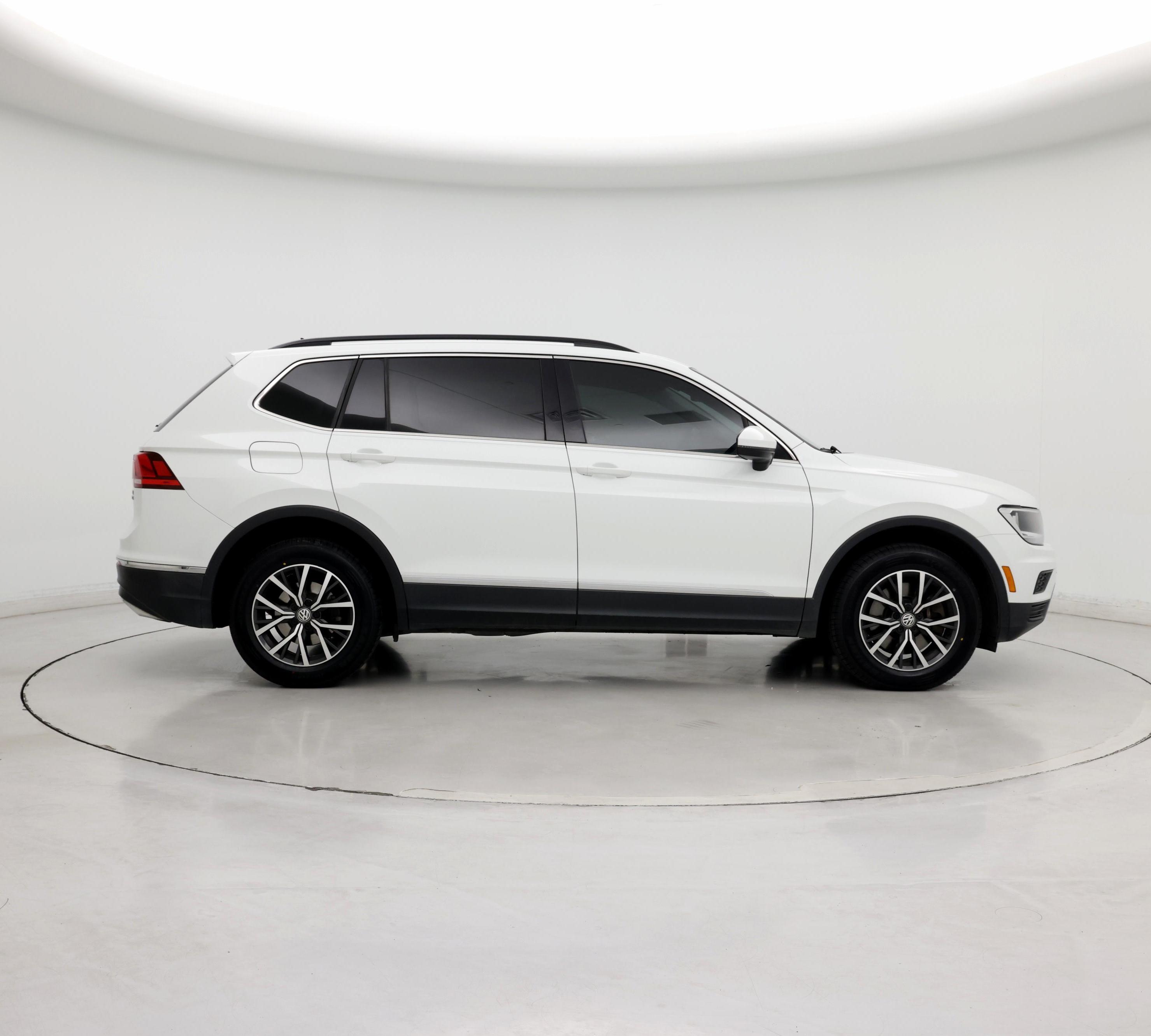 Thumbnail: 2018 Volkswagen Tiguan - 7