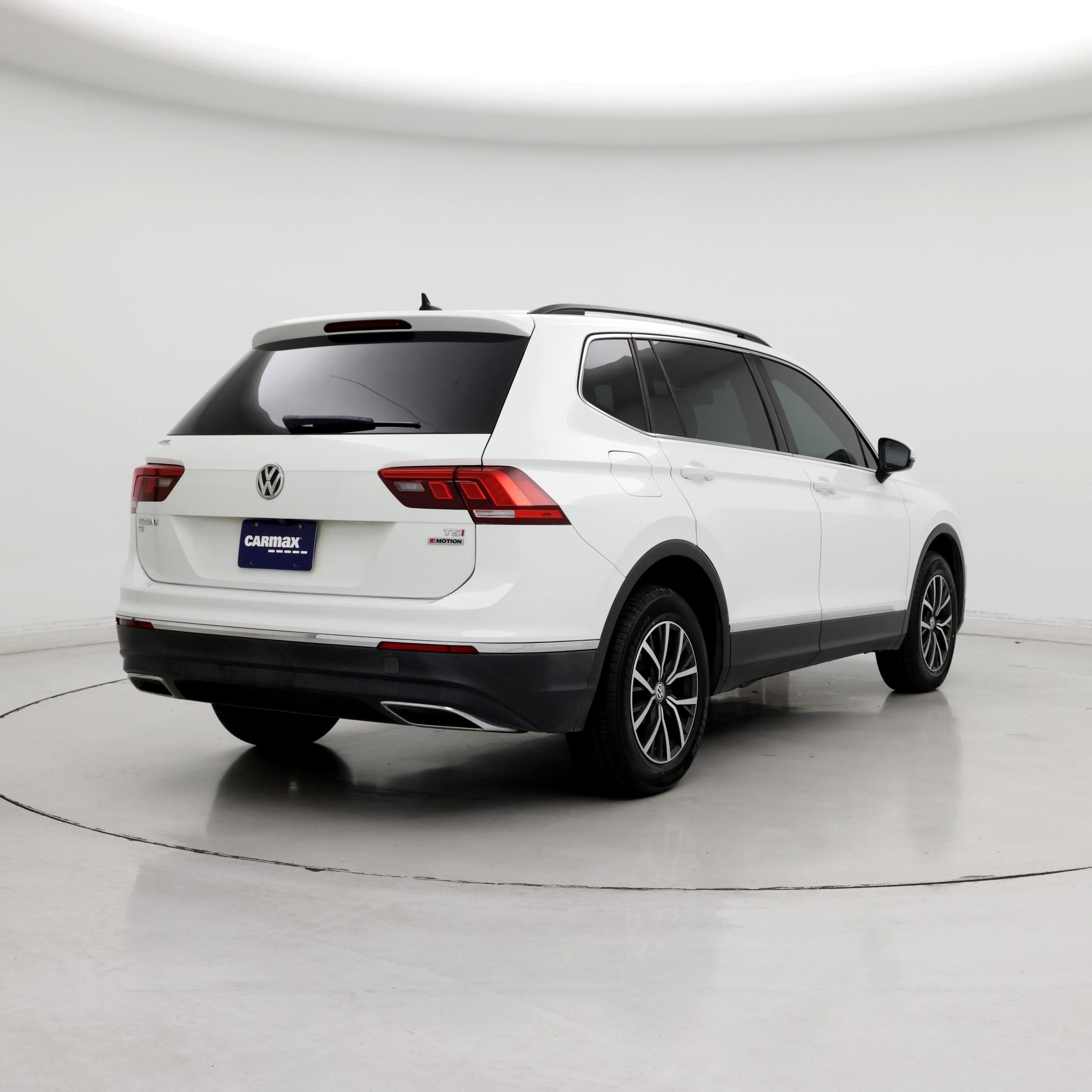Thumbnail: 2018 Volkswagen Tiguan - 8
