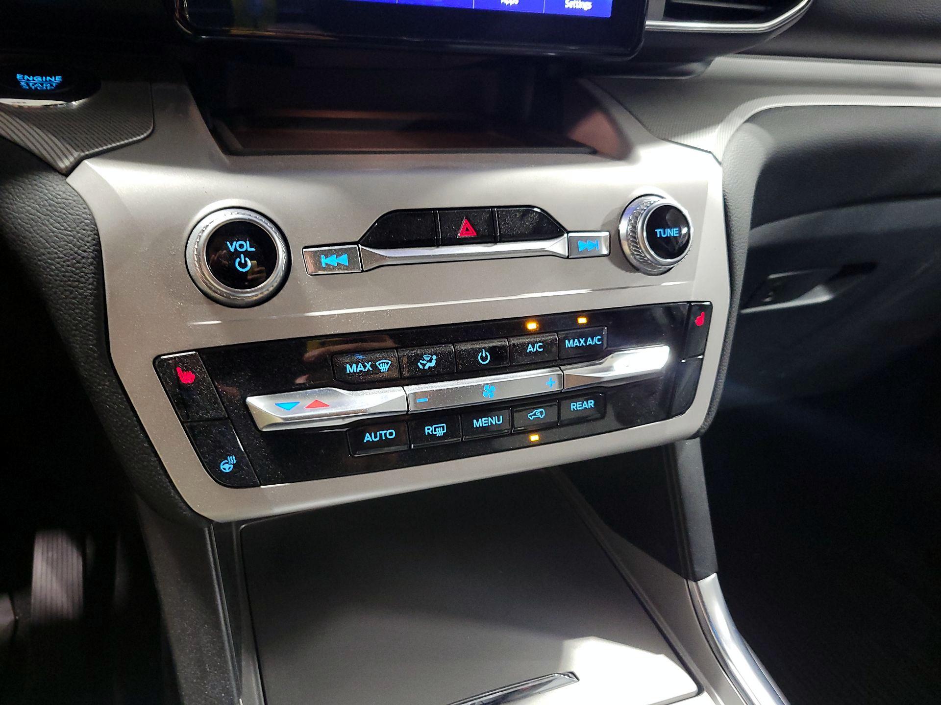 Thumbnail: 2024 Ford Explorer - 16