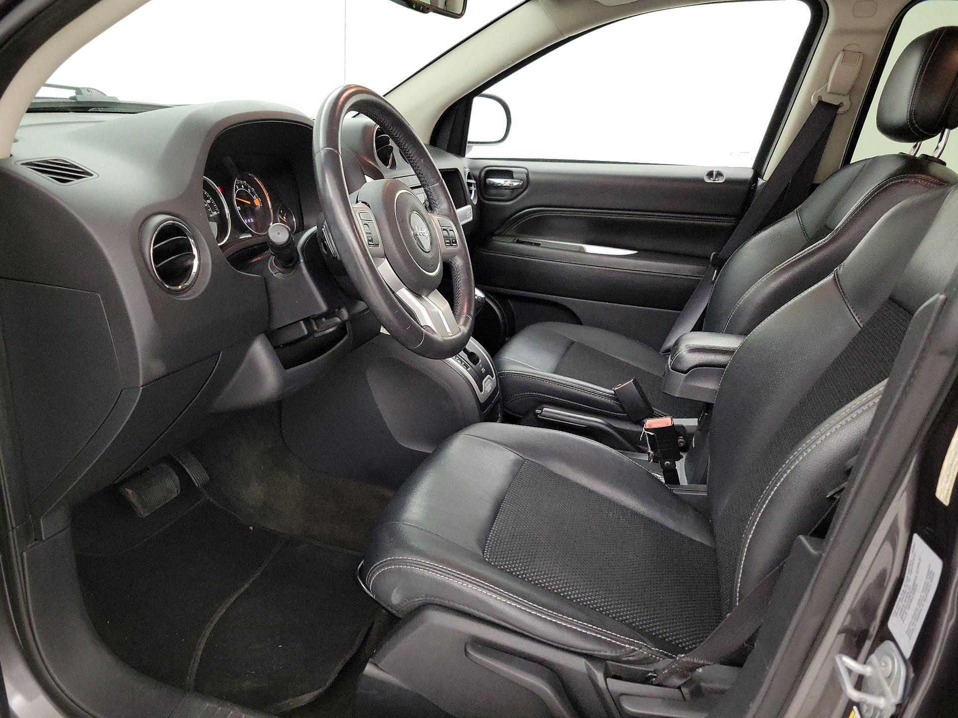 Thumbnail: 2016 Jeep Compass - 11
