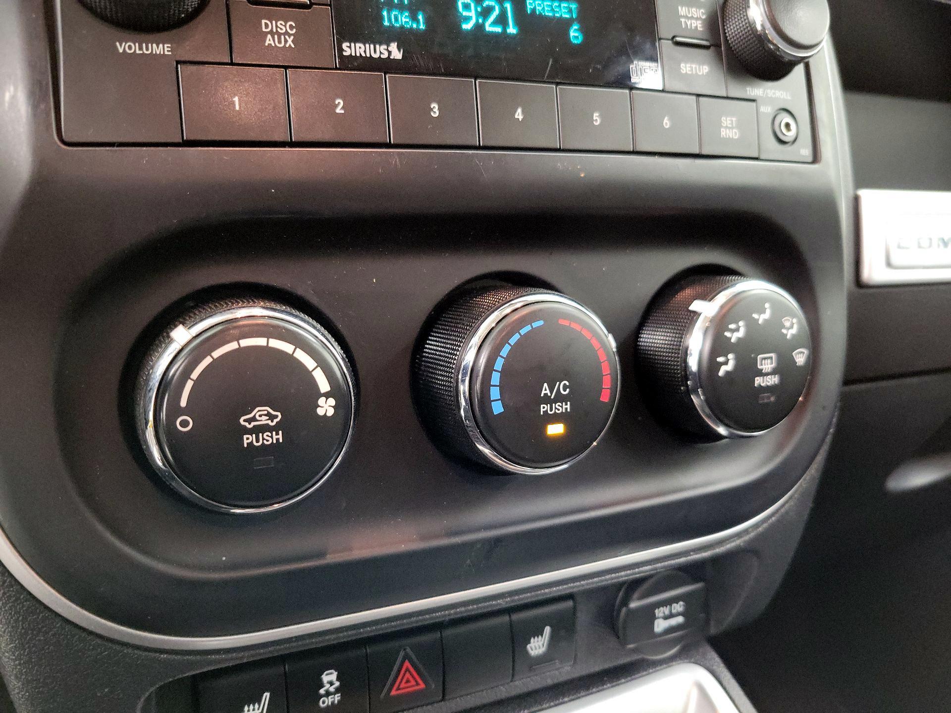 Thumbnail: 2016 Jeep Compass - 14