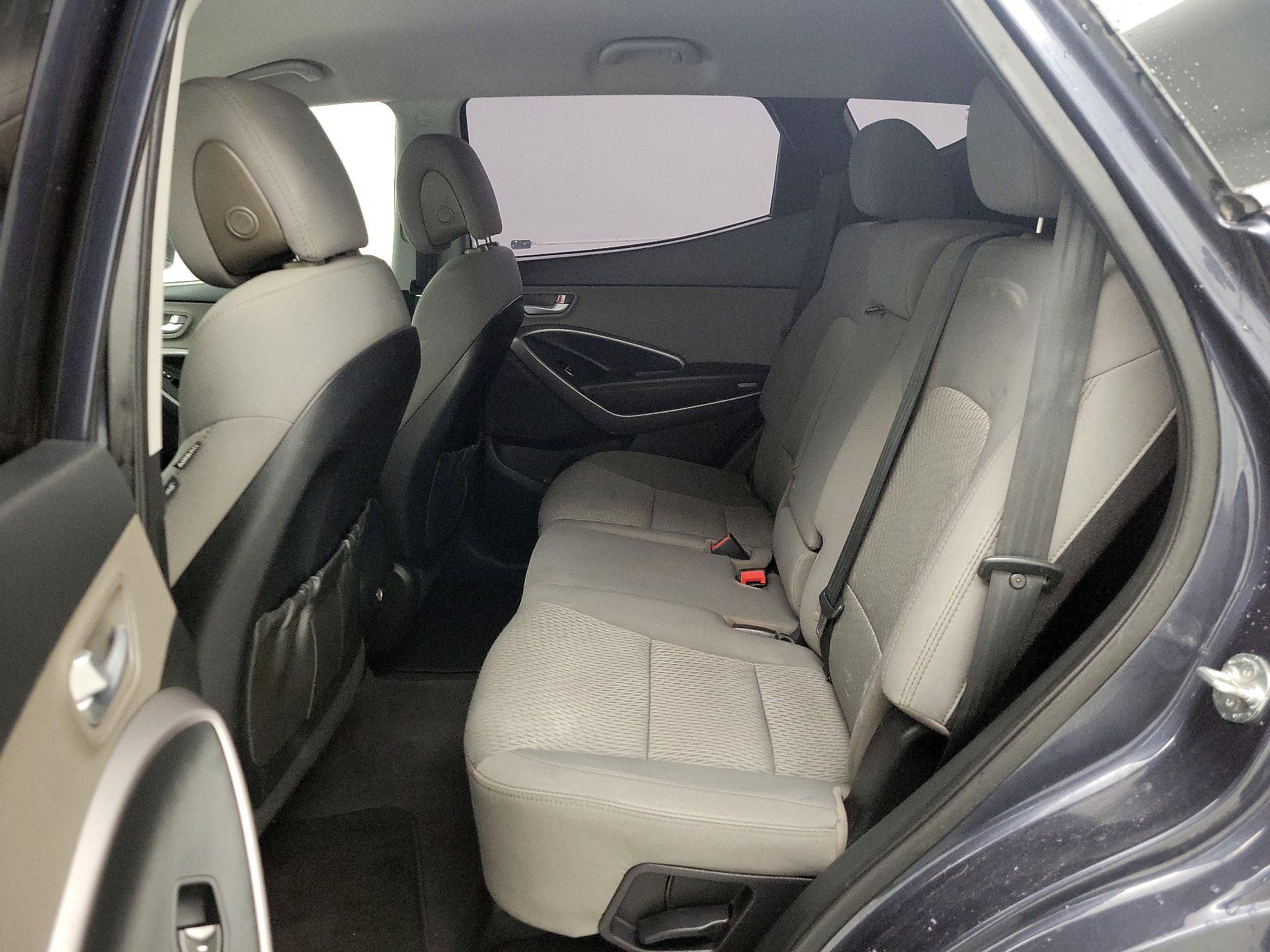 Thumbnail: 2016 Hyundai Santa Fe - 18