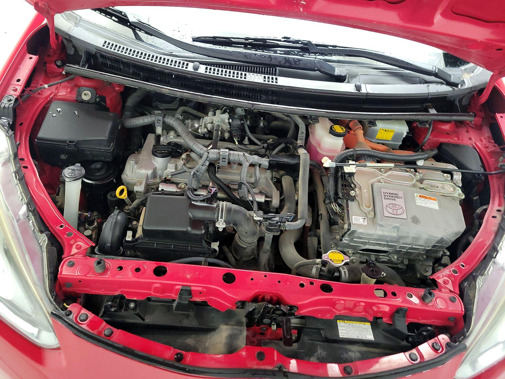 Thumbnail: 2015 Toyota Prius c - 20