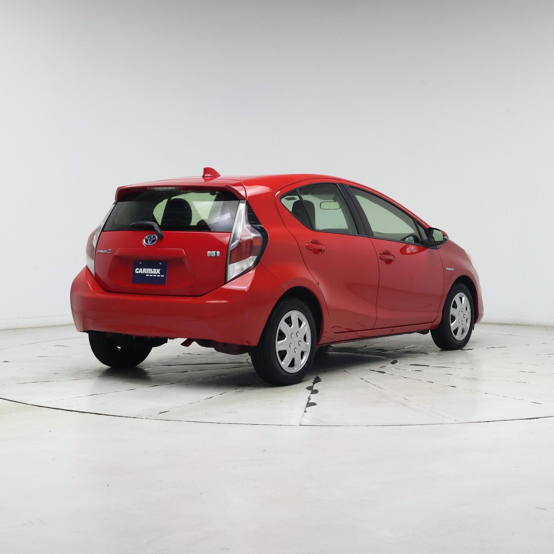 Thumbnail: 2015 Toyota Prius c - 8
