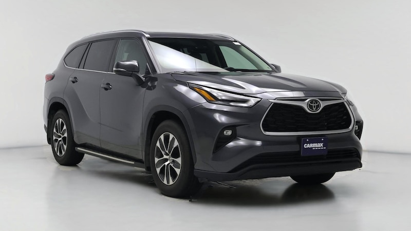2021 Toyota Highlander XLE Hero Image