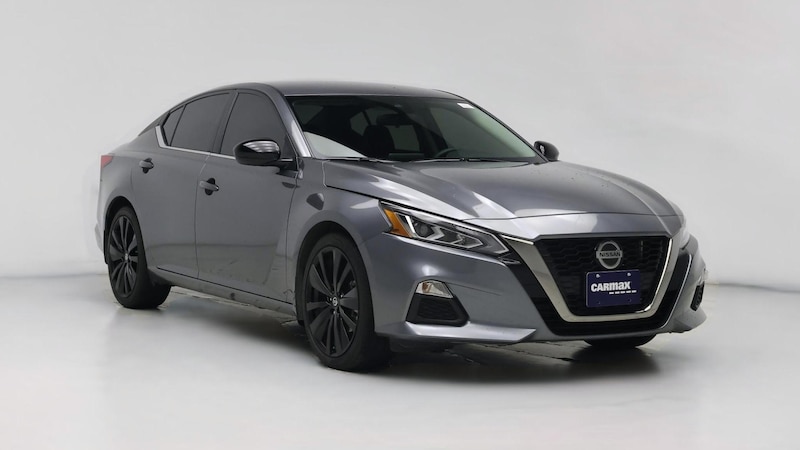 2022 Nissan Altima SR Hero Image