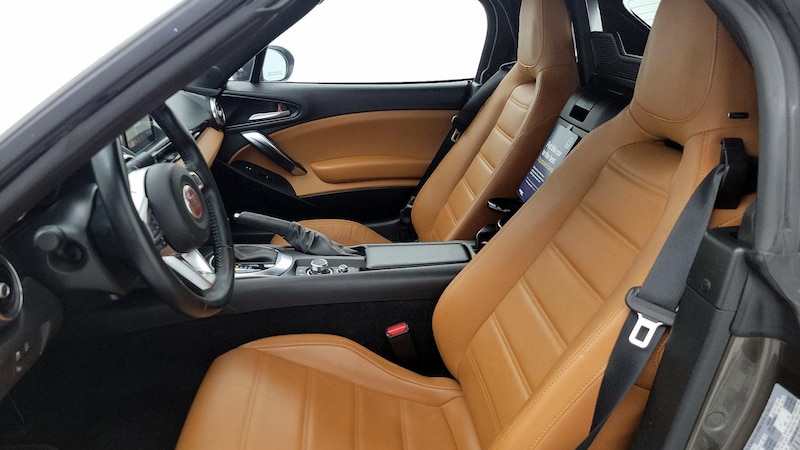 2018 Fiat 124 Spider Lusso 11