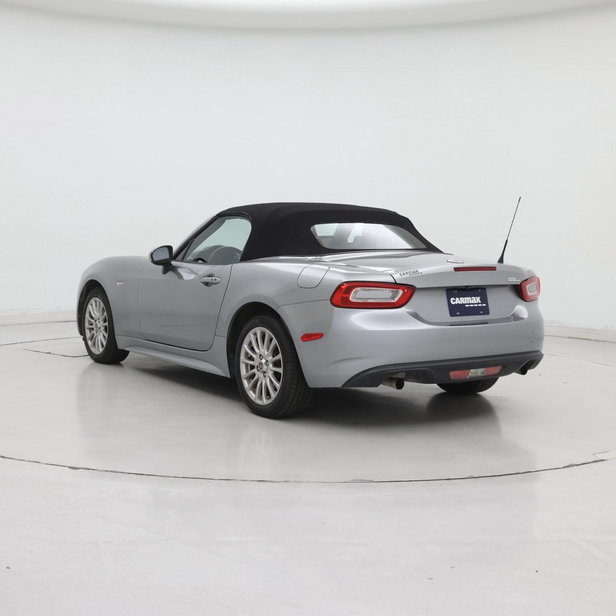 Thumbnail: 2017 Fiat 124 Spider - 2