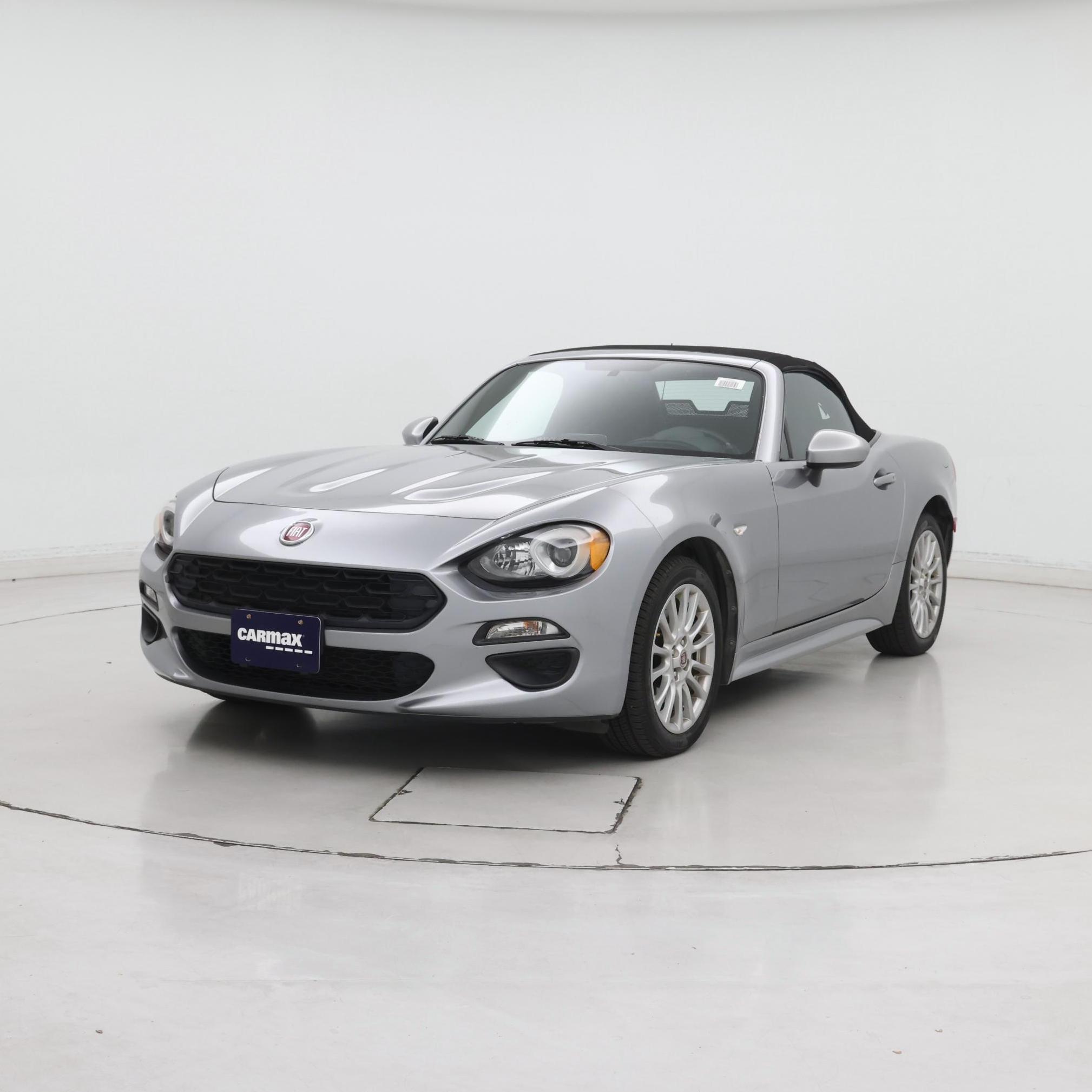 Thumbnail: 2017 Fiat 124 Spider - 4