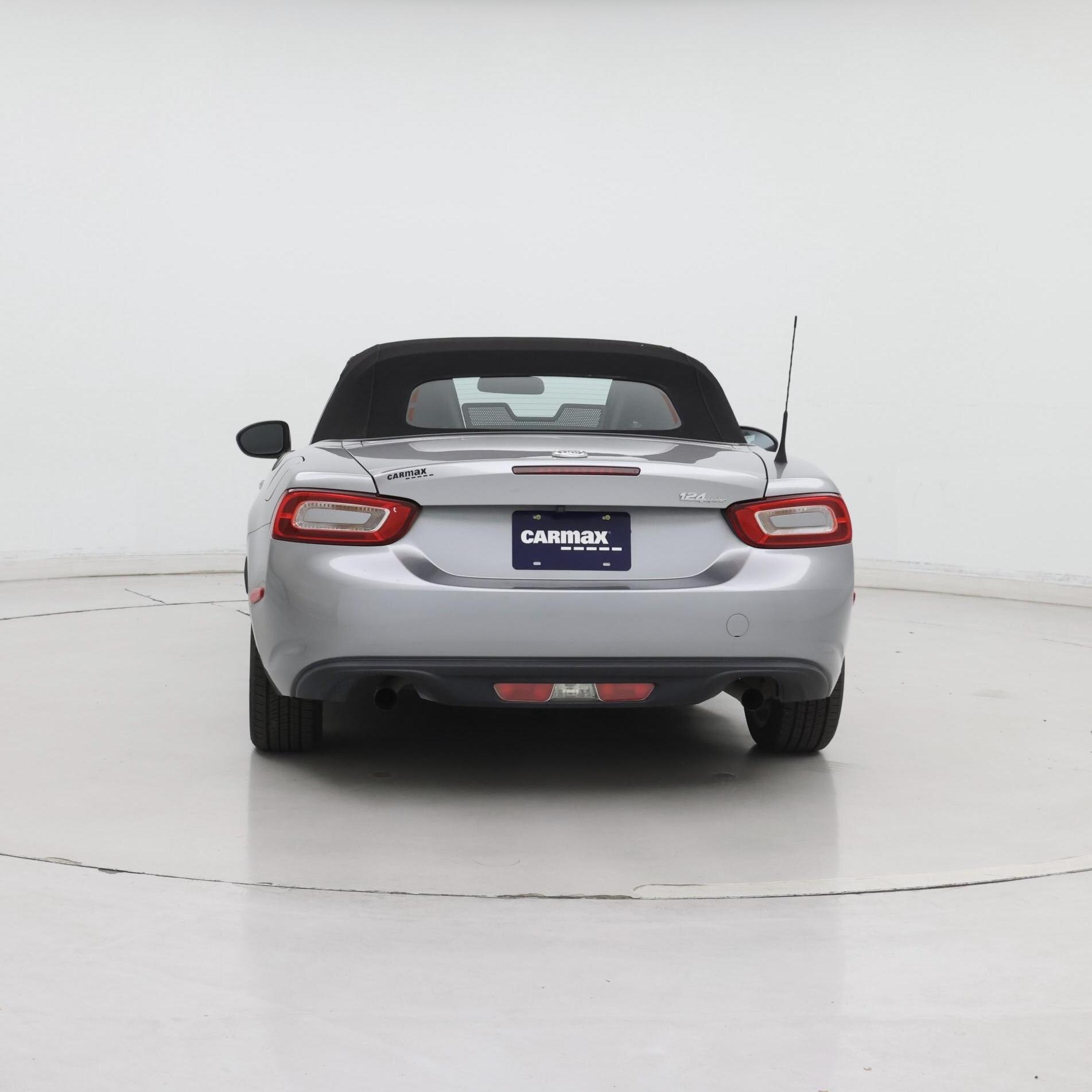 Thumbnail: 2017 Fiat 124 Spider - 6