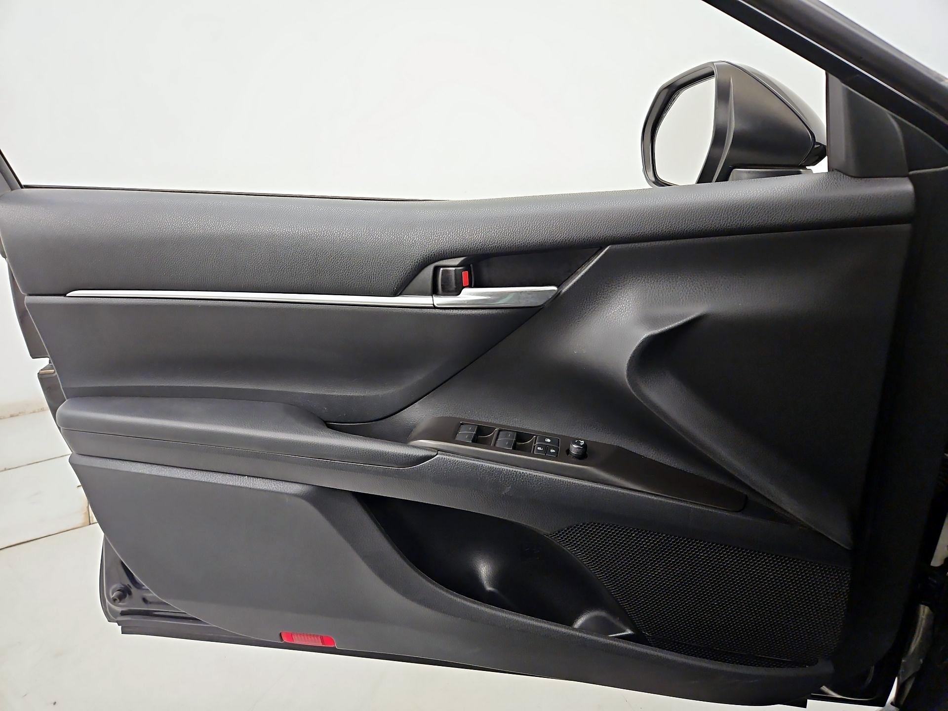 Thumbnail: 2021 Toyota Camry - 12