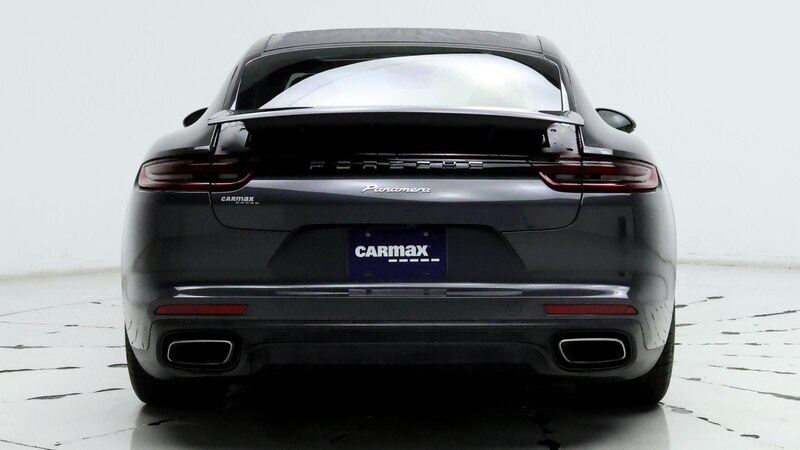 2018 Porsche Panamera  6