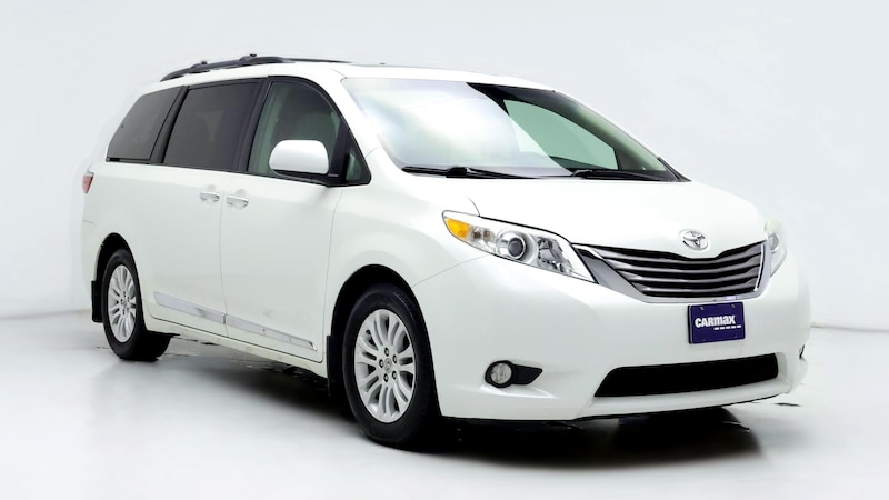 2015 Toyota Sienna XLE Hero Image