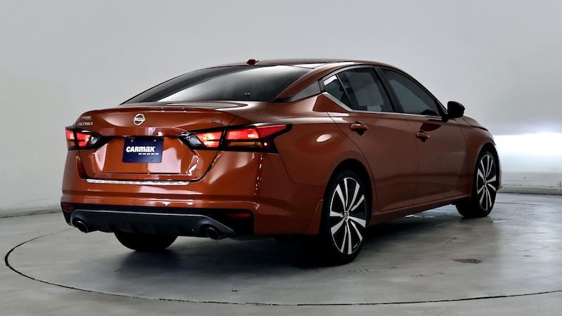 2021 Nissan Altima SR 8