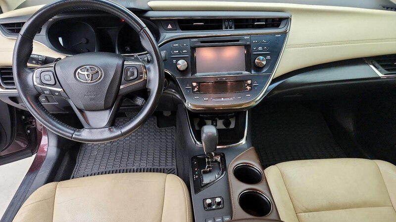 2016 Toyota Avalon XLE 9