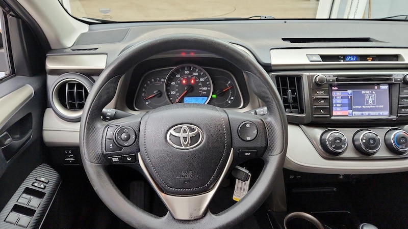 2015 Toyota RAV4 LE 10