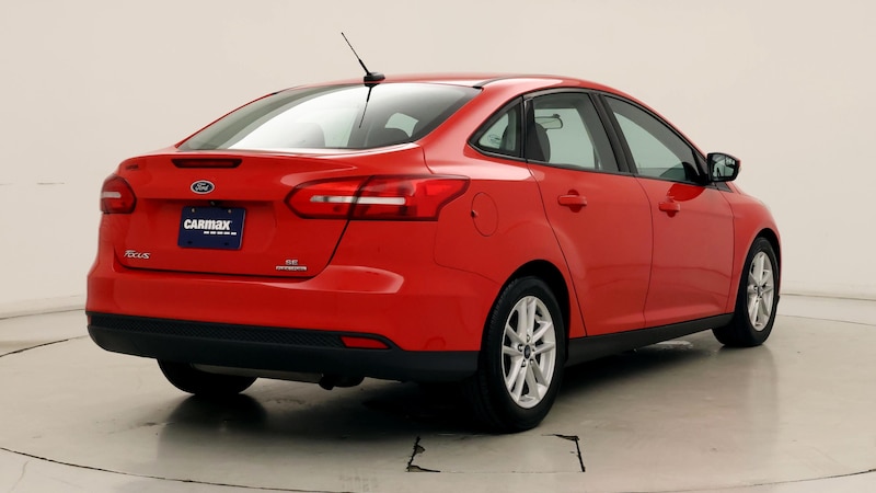 2015 Ford Focus SE 8