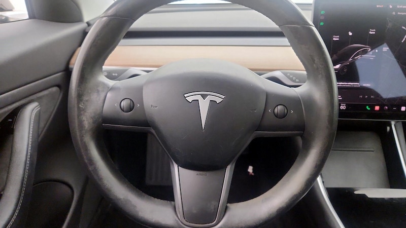 2019 Tesla Model 3 Standard Range 10