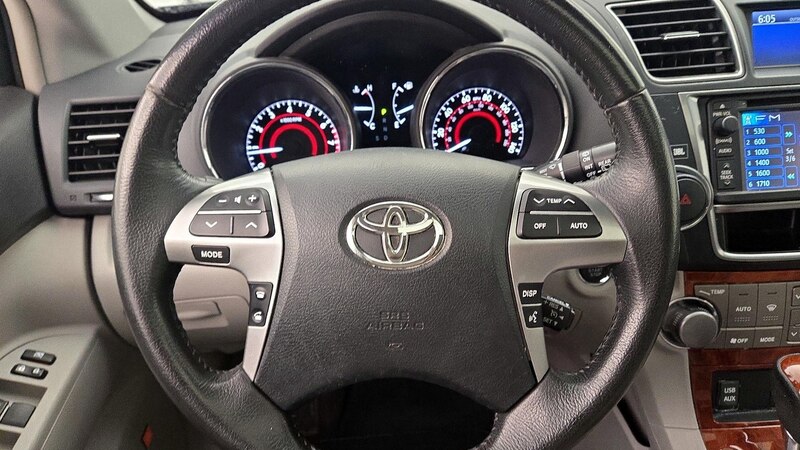 2013 Toyota Highlander Limited 10