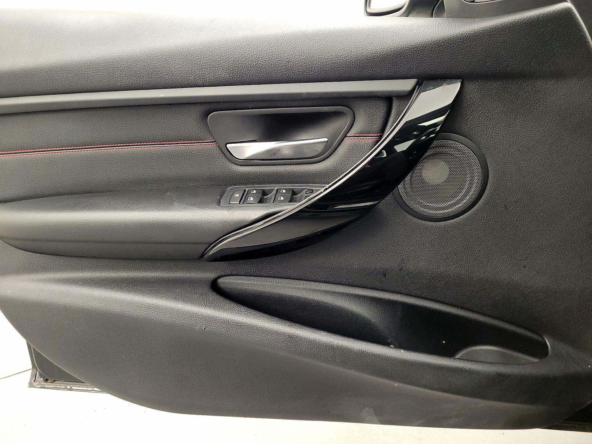 Thumbnail: 2015 BMW 3 Series - 12