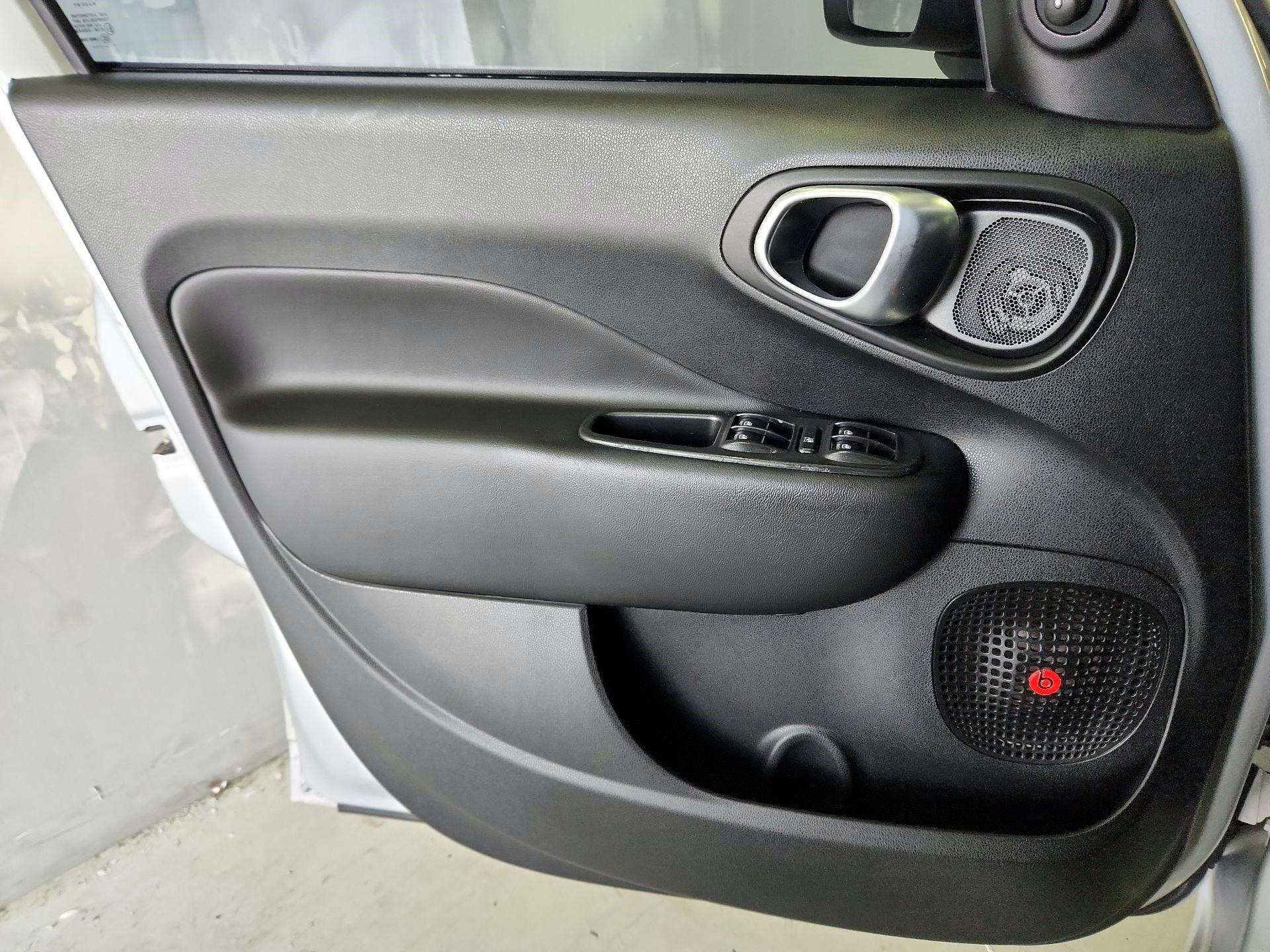 Thumbnail: 2018 Fiat 500L - 12