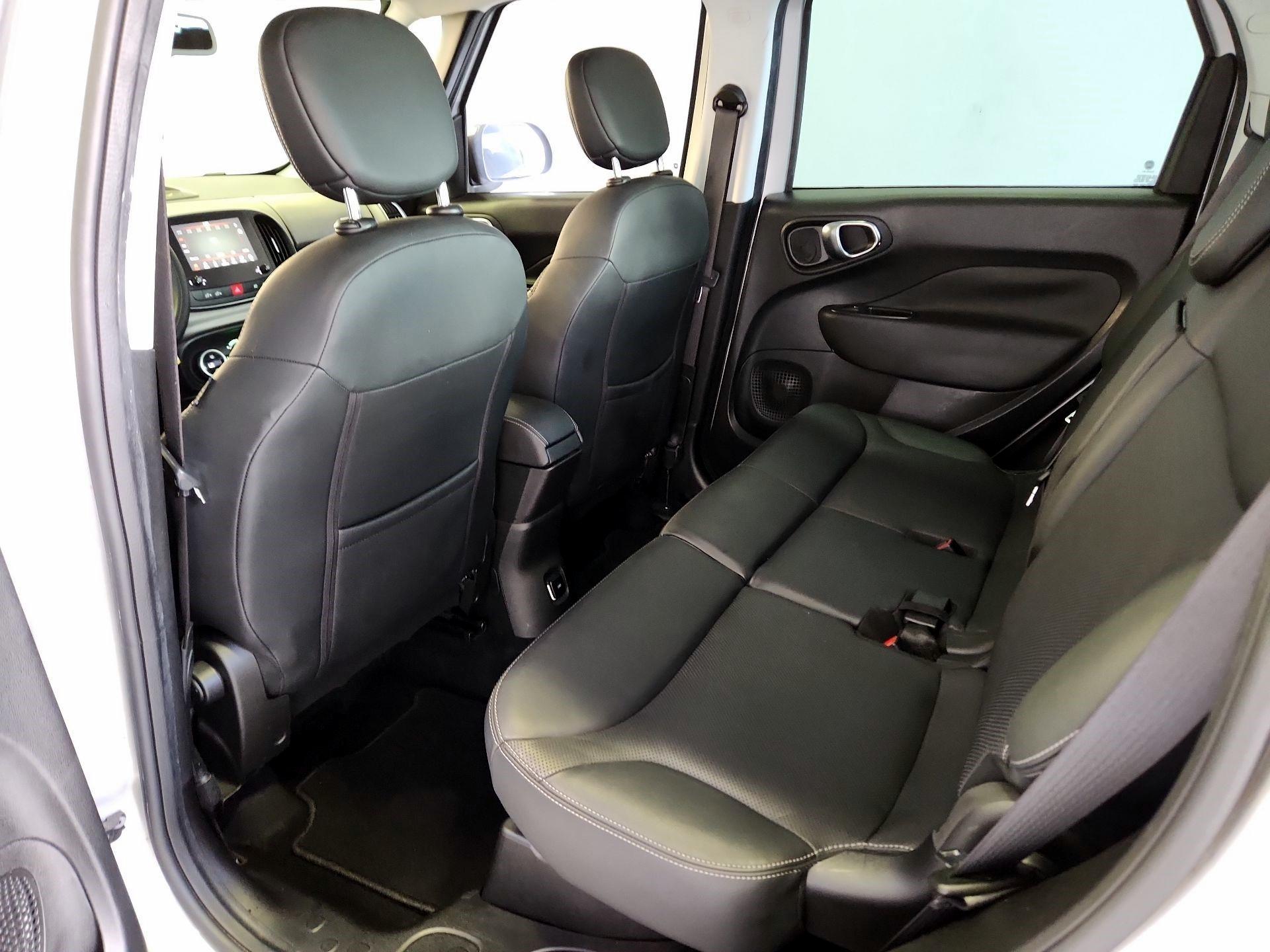 Thumbnail: 2018 Fiat 500L - 17