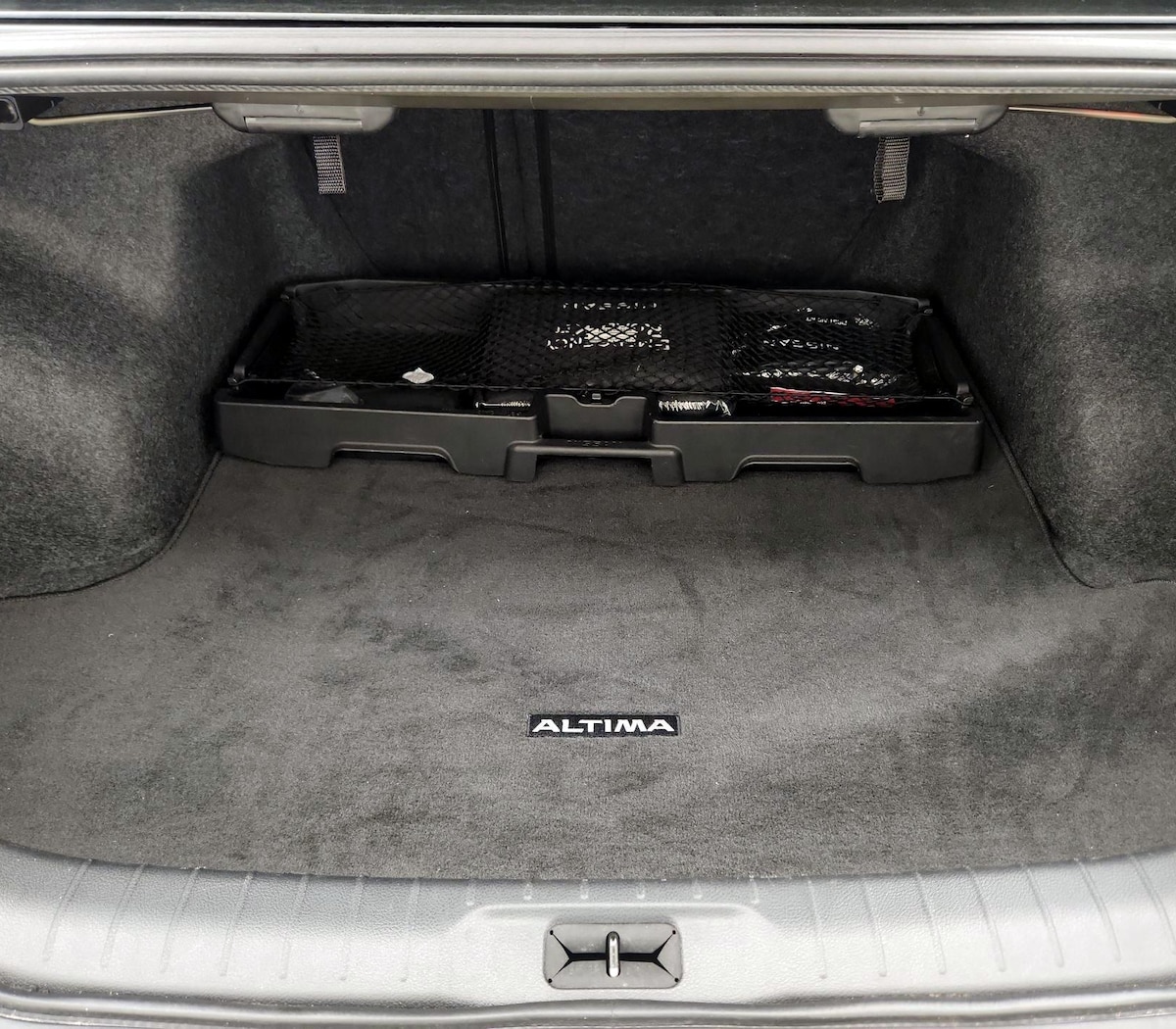 Trunk/Cargo (Seats Up)