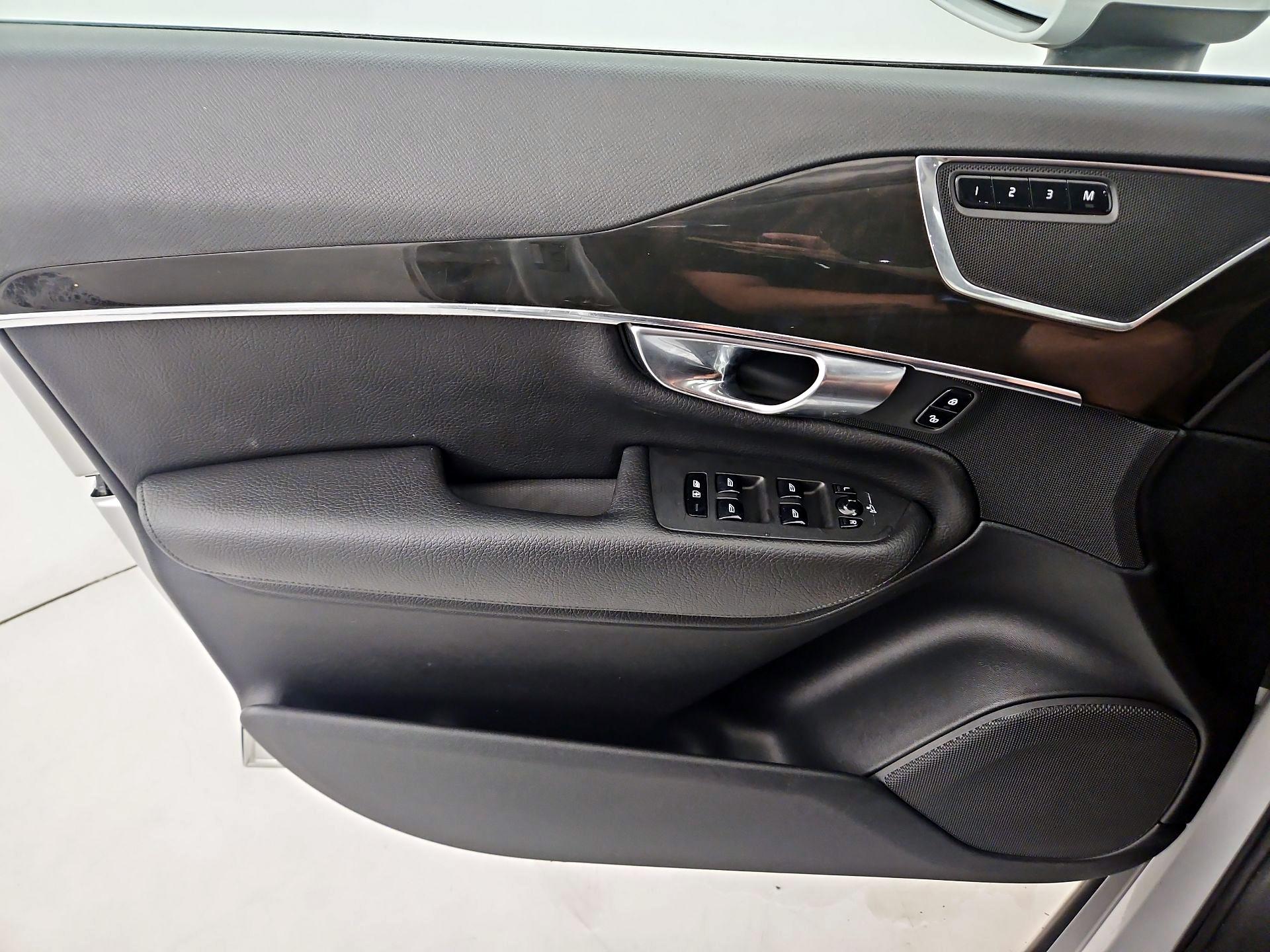 Thumbnail: 2018 Volvo XC90 - 12