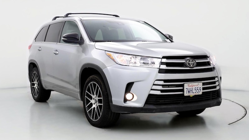 2017 Toyota Highlander Plus Hero Image