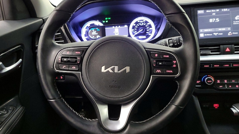 2022 Kia Niro LXS 10