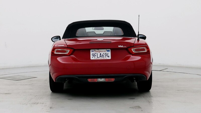 2017 Fiat 124 Spider Classica 8