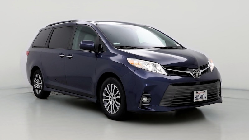 2019 Toyota Sienna XLE Hero Image