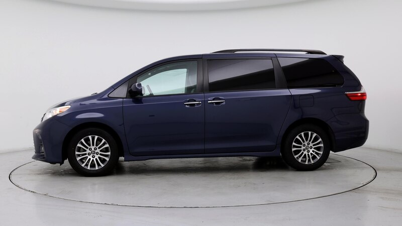 2019 Toyota Sienna XLE 3