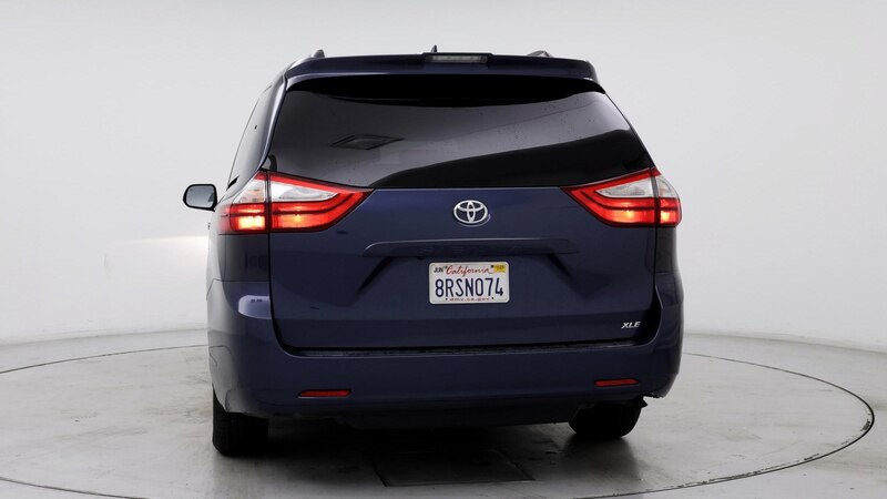 2019 Toyota Sienna XLE 6