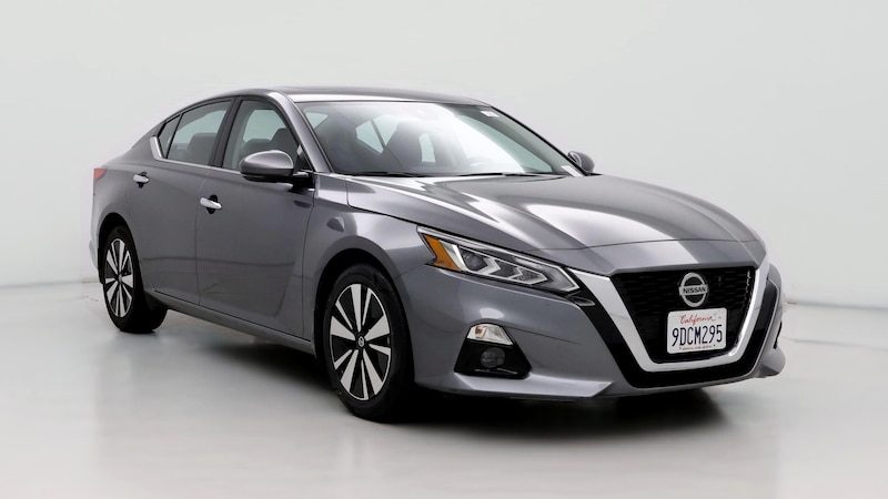 2022 Nissan Altima SL Hero Image