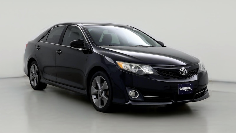 2014 Toyota Camry SE Hero Image