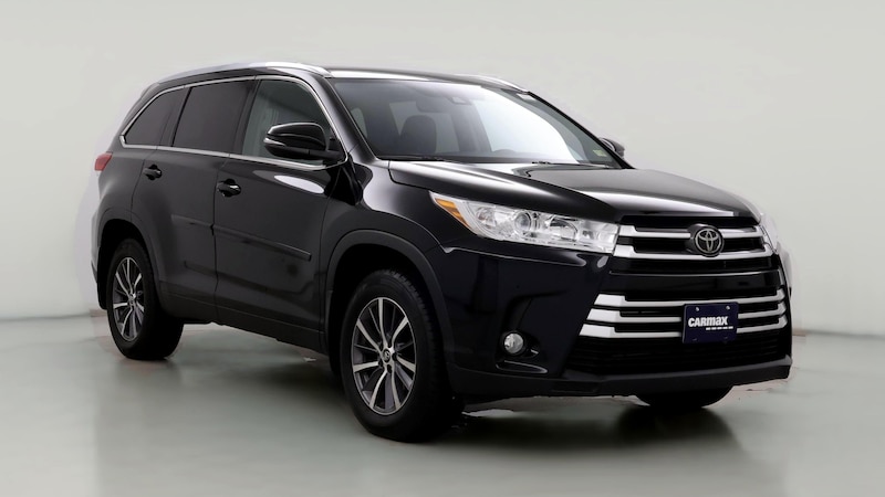 2019 Toyota Highlander XLE Hero Image