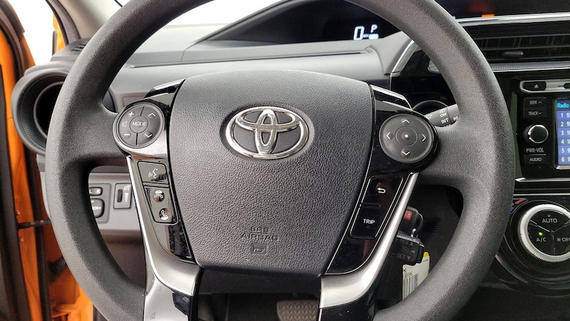 2018 Toyota Prius c One 10