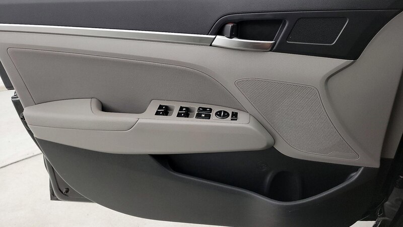 2020 Hyundai Elantra Value Edition 12