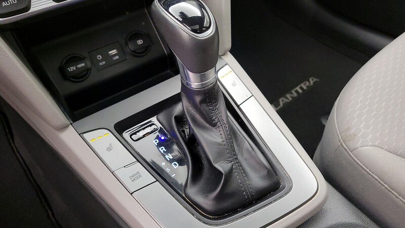 2020 Hyundai Elantra Value Edition 17