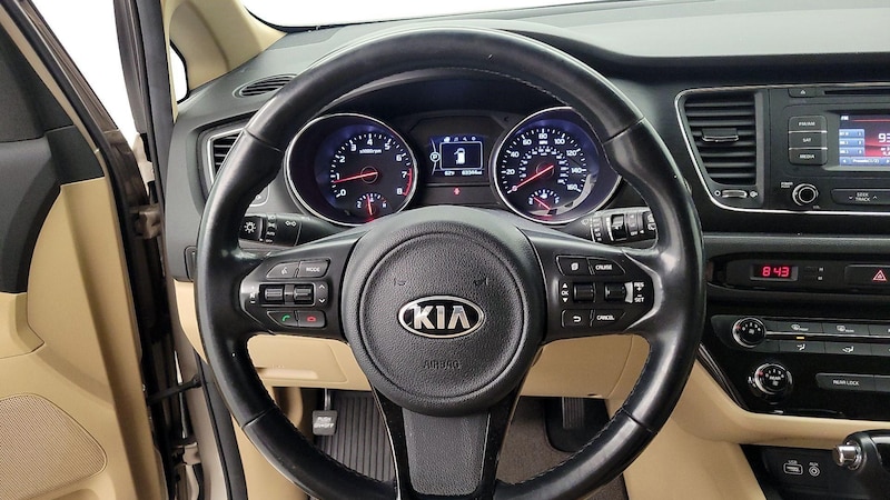 2017 Kia Sedona LX 10